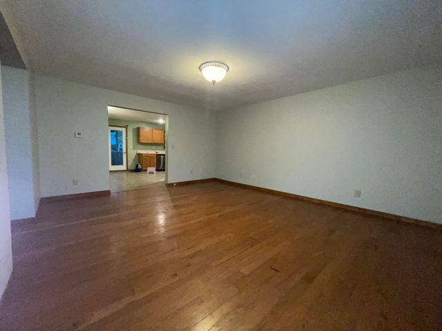 305 JEFFERSON ST, Macon, MO 63552