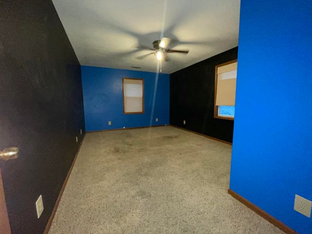305 JEFFERSON ST, Macon, MO 63552