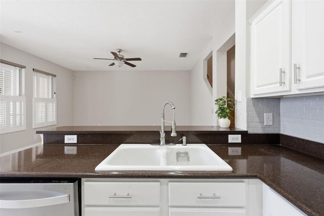 10111 HAYFIELD WAY, Tampa, FL 33626