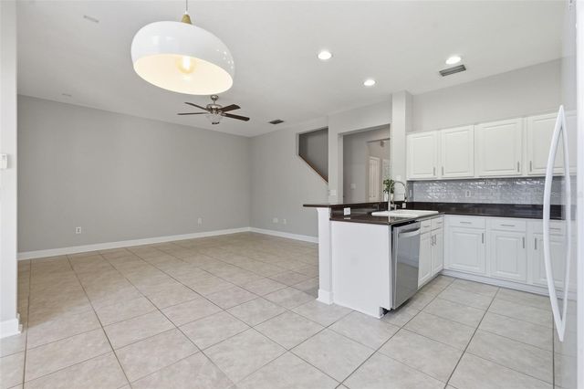 10111 HAYFIELD WAY, Tampa, FL 33626