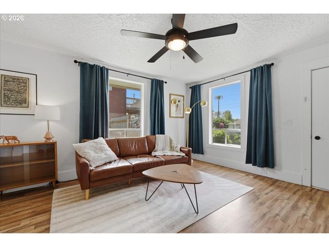 1023 B St, Washougal, WA 98671