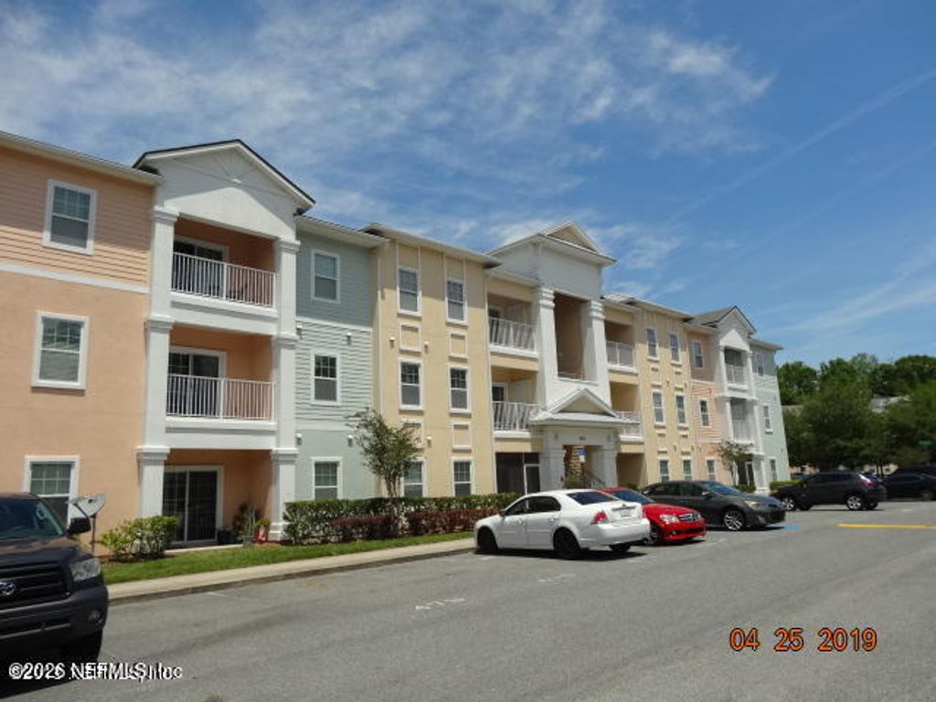 4958 KEY LIME Drive 204, Jacksonville, FL 32256