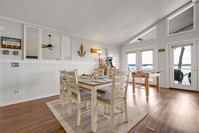 1067 Beachside Drive, Chandler, TX 75758