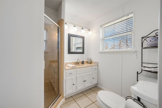 1067 Beachside Drive, Chandler, TX 75758