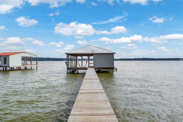 1067 Beachside Drive, Chandler, TX 75758