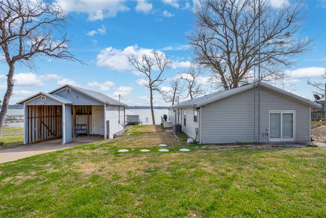 1067 Beachside Drive, Chandler, TX 75758