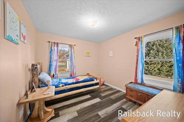 4901 Pinedell Avenue NE, Comstock Park, MI 49321