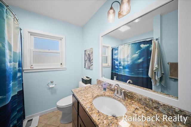 4901 Pinedell Avenue NE, Comstock Park, MI 49321