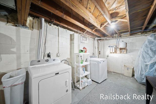 4901 Pinedell Avenue NE, Comstock Park, MI 49321