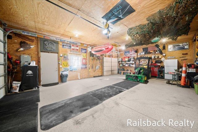 4901 Pinedell Avenue NE, Comstock Park, MI 49321