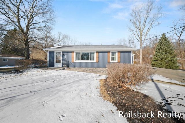 4901 Pinedell Avenue NE, Comstock Park, MI 49321