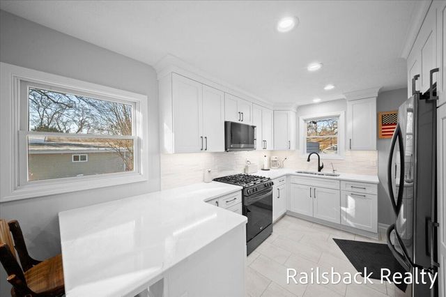 4901 Pinedell Avenue NE, Comstock Park, MI 49321