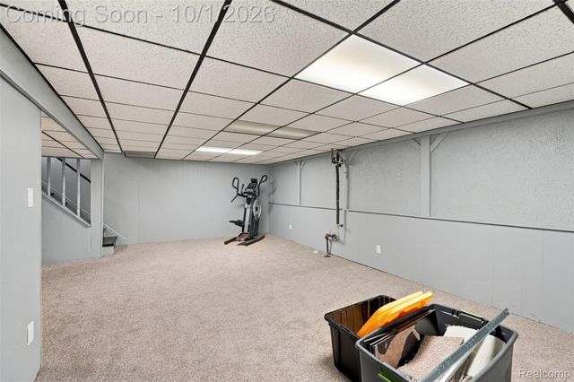 32965 Cloverdale Avenue N, Farmington, MI 48336