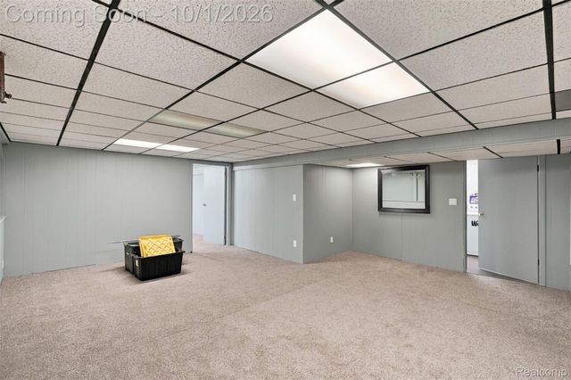 32965 Cloverdale Avenue N, Farmington, MI 48336