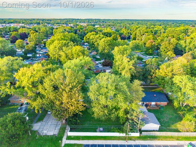 32965 Cloverdale Avenue N, Farmington, MI 48336