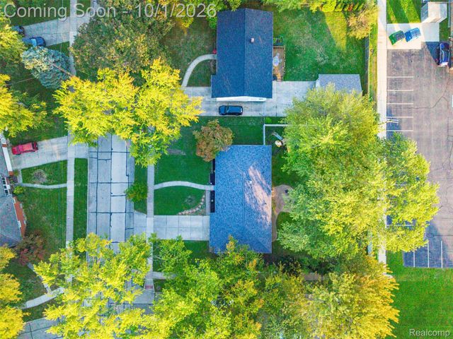 32965 Cloverdale Avenue N, Farmington, MI 48336