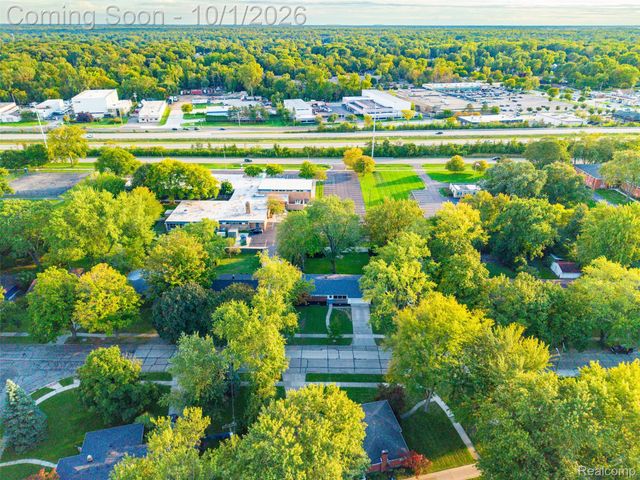 32965 Cloverdale Avenue N, Farmington, MI 48336