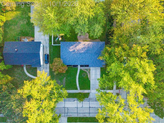 32965 Cloverdale Avenue N, Farmington, MI 48336