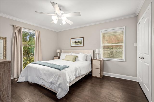 7805 Valley View Lane, Houston, TX 77074