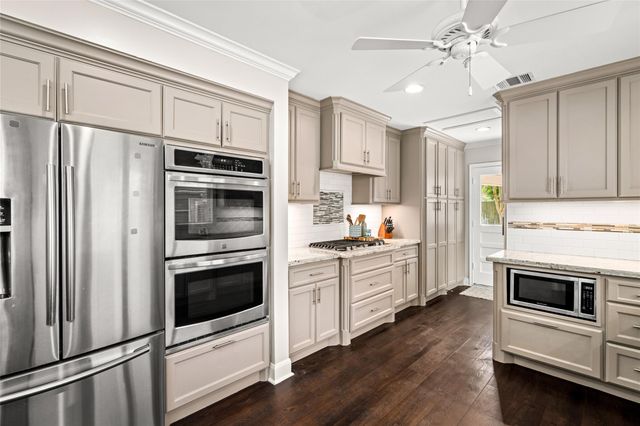 7805 Valley View Lane, Houston, TX 77074