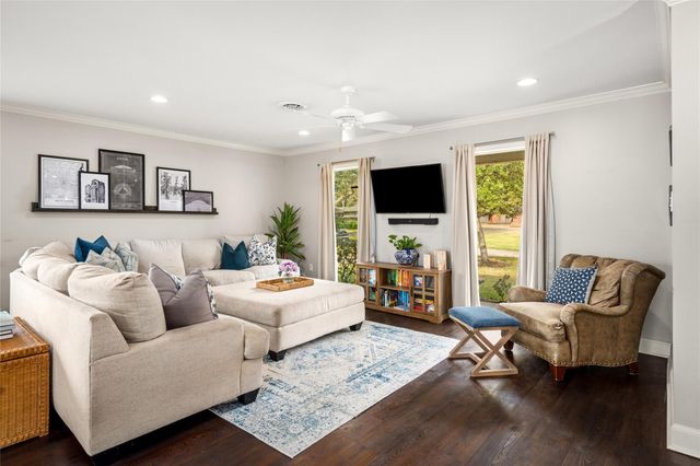 7805 Valley View Lane, Houston, TX 77074