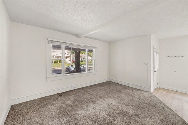 570 Valley Avenue, Grand Rapids, MI 49504