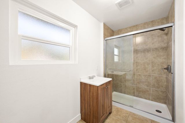 6141 Lincoln Ave, Carmichael, CA 95608