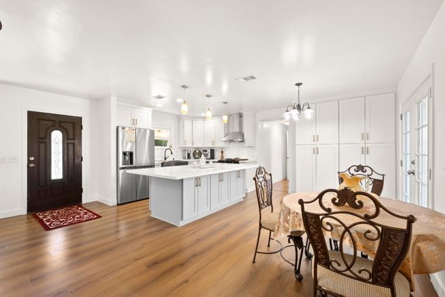 6141 Lincoln Ave, Carmichael, CA 95608