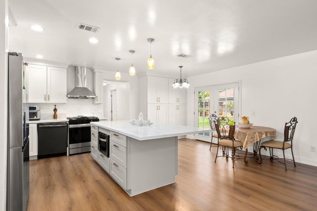 6141 Lincoln Ave, Carmichael, CA 95608