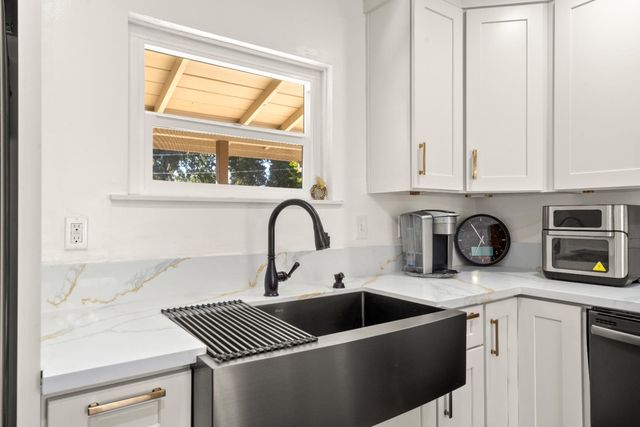 6141 Lincoln Ave, Carmichael, CA 95608