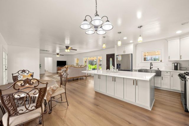 6141 Lincoln Ave, Carmichael, CA 95608