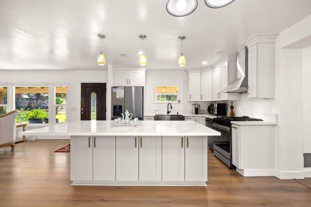 6141 Lincoln Ave, Carmichael, CA 95608