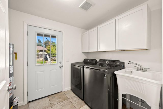 6141 Lincoln Ave, Carmichael, CA 95608