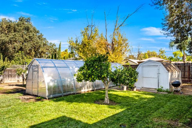 6141 Lincoln Ave, Carmichael, CA 95608