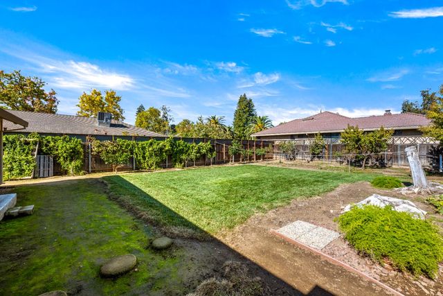 6141 Lincoln Ave, Carmichael, CA 95608