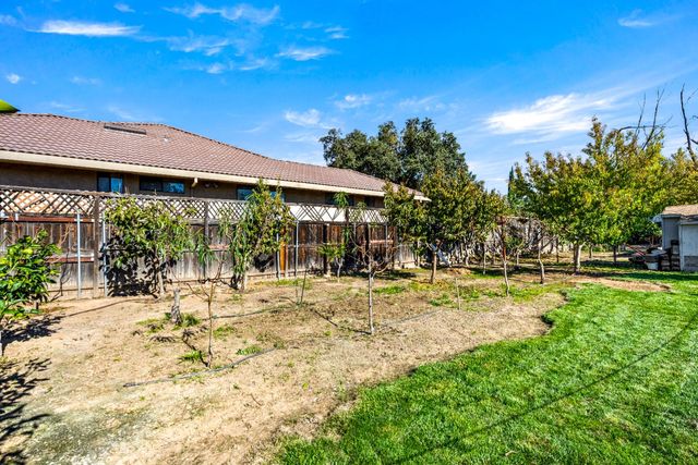 6141 Lincoln Ave, Carmichael, CA 95608