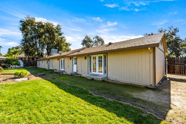6141 Lincoln Ave, Carmichael, CA 95608