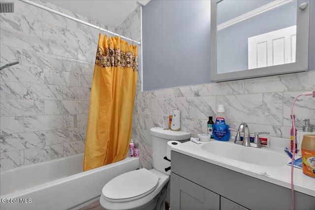 118 Linden Street, Schenectady, NY 12304