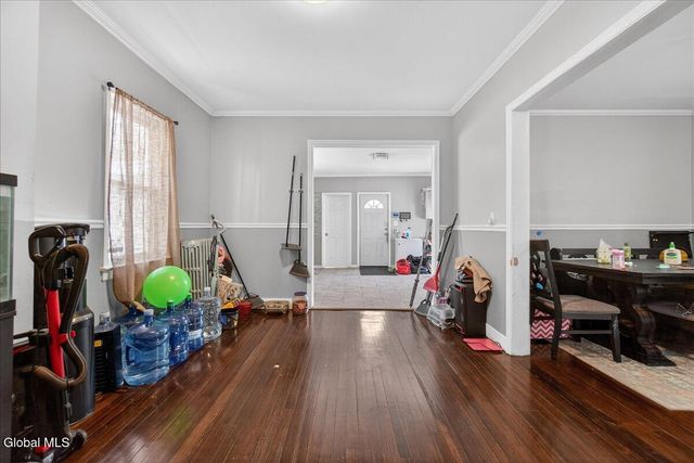 118 Linden Street, Schenectady, NY 12304