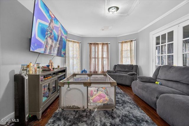 118 Linden Street, Schenectady, NY 12304