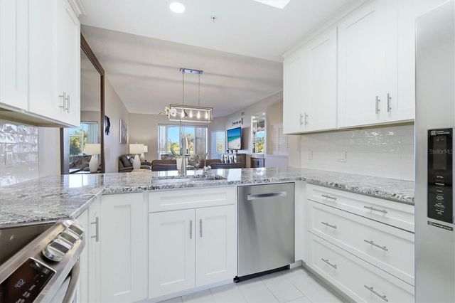 5221 MAHOGANY RUN AVENUE 215, Sarasota, FL 34241