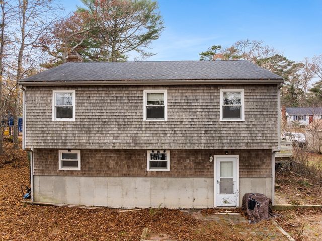 163 Lake Dr, Plymouth, MA 02360