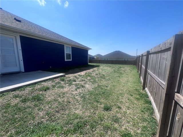 2802 N Teresa Drive A, Siloam Springs, AR 72761