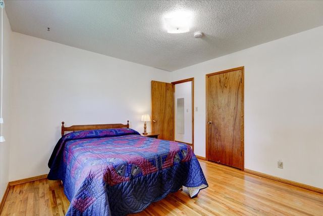3932 E Douglas Avenue, Des Moines, IA 50317