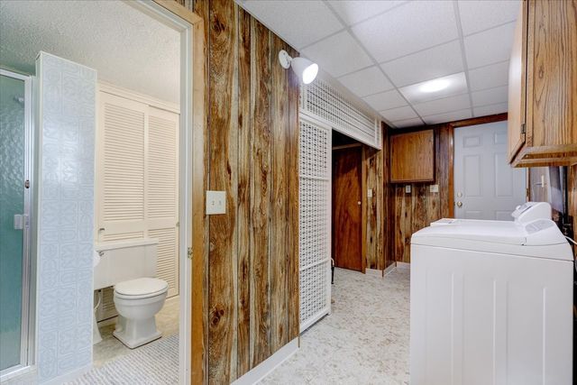 3932 E Douglas Avenue, Des Moines, IA 50317
