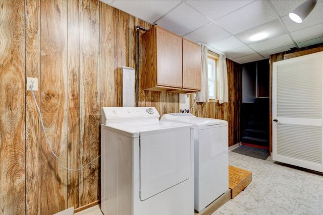 3932 E Douglas Avenue, Des Moines, IA 50317