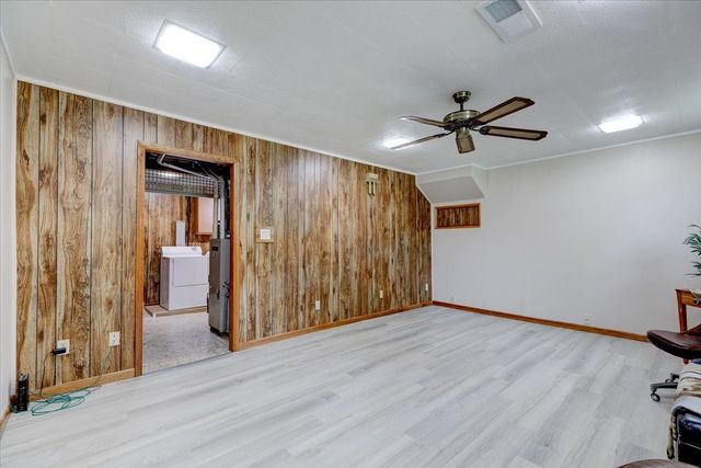 3932 E Douglas Avenue, Des Moines, IA 50317