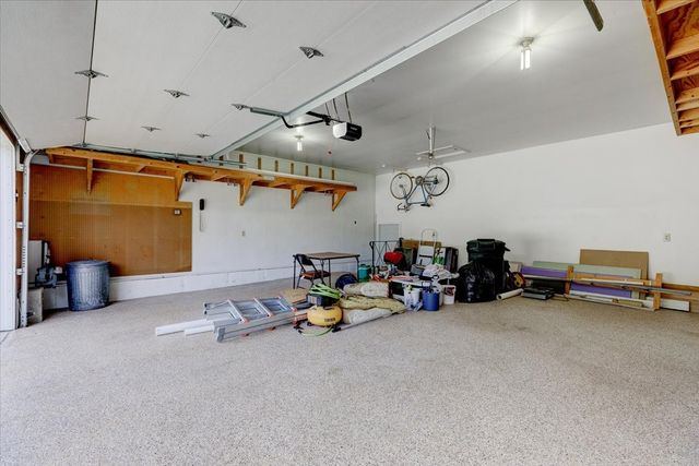 3932 E Douglas Avenue, Des Moines, IA 50317
