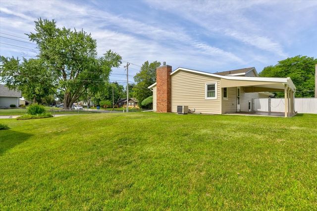 3932 E Douglas Avenue, Des Moines, IA 50317