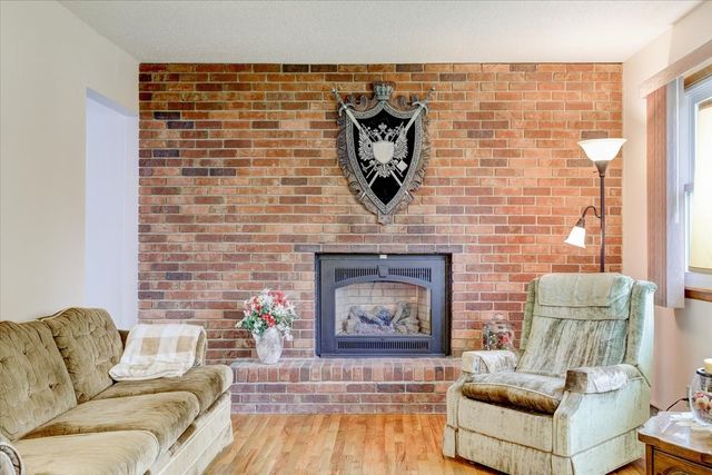 3932 E Douglas Avenue, Des Moines, IA 50317
